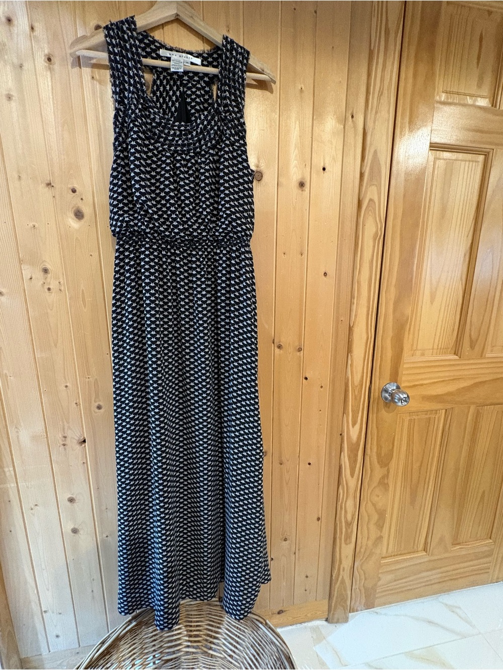 Max Studio Black & White Geometric Sleeveless Dress